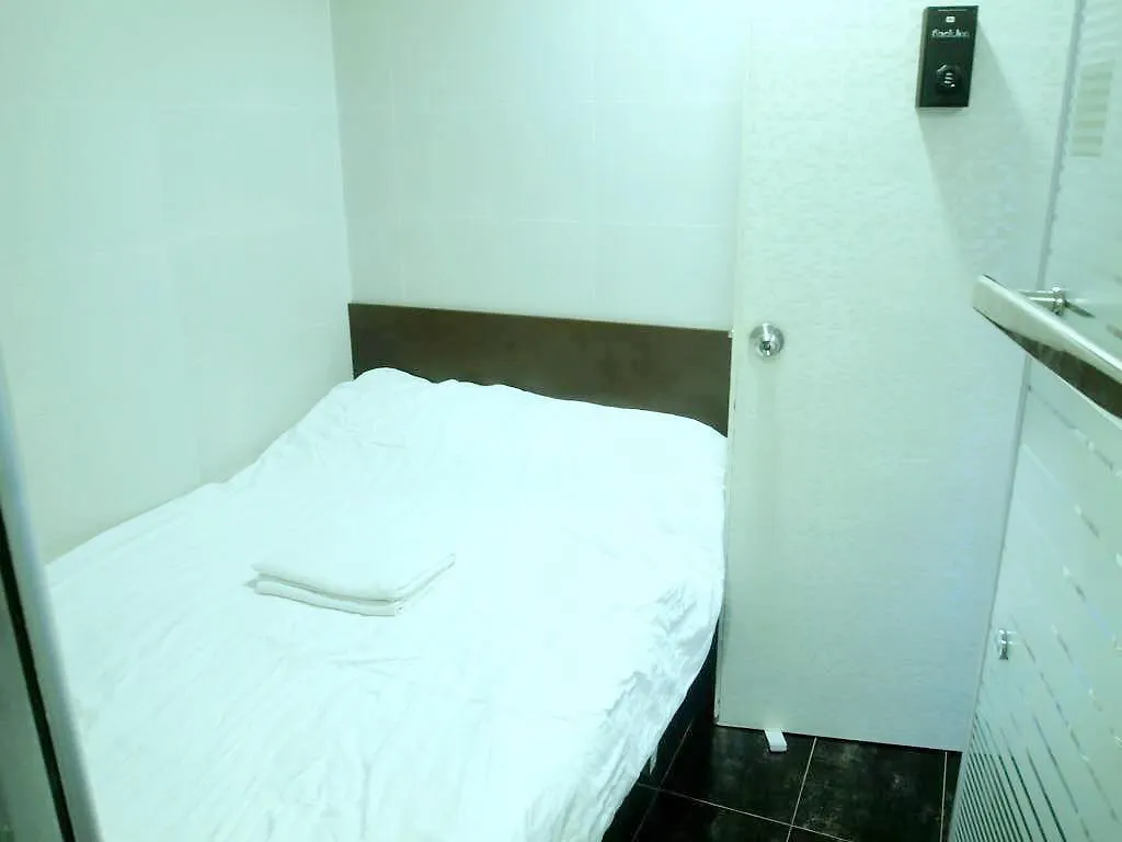 Berlin Business Guesthouse Hong Kong 0*,  China